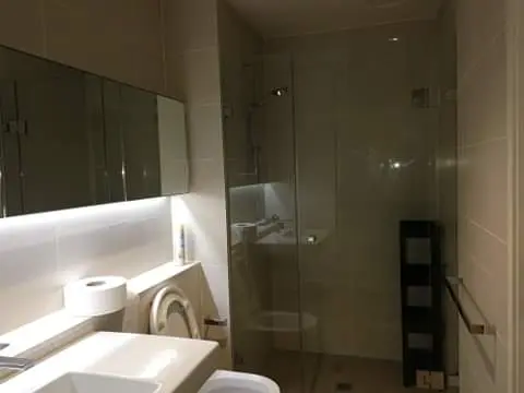 162 Rosslyn St, Bathroom