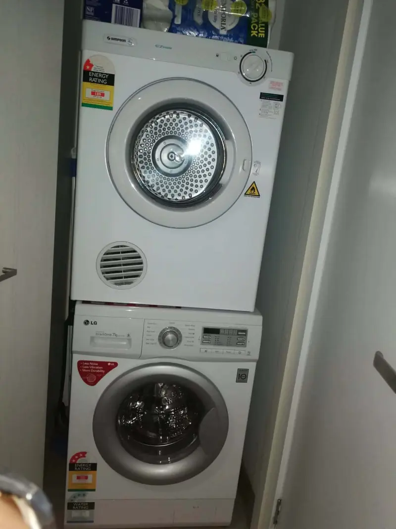 162 Rosslyn St, Laundry