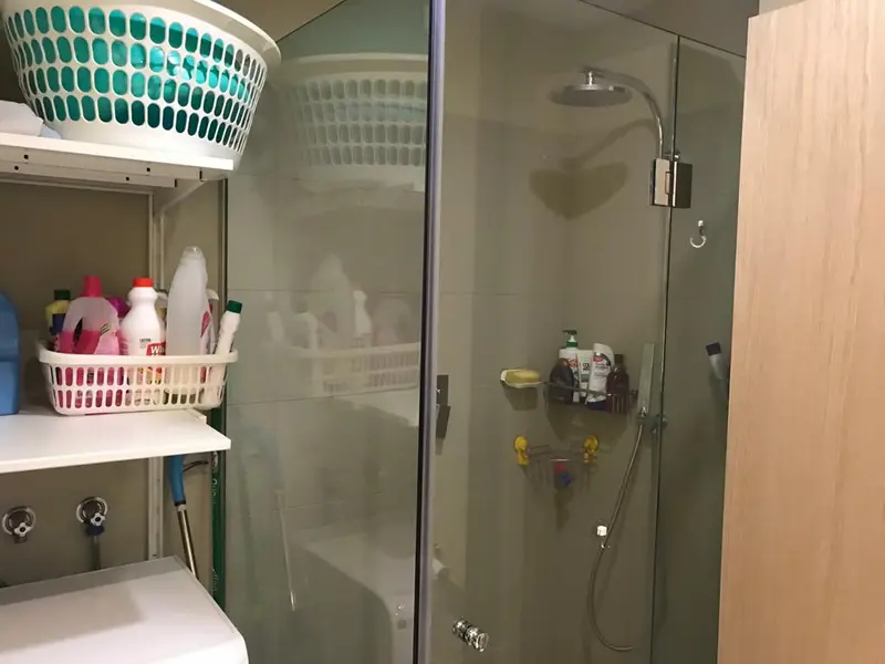 228 A'Beckett St, Bathroom