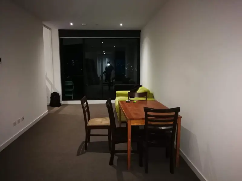 551 Swanston St, Living room