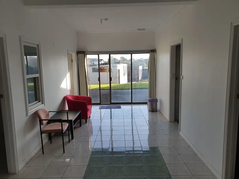 Royal Ave, Living room