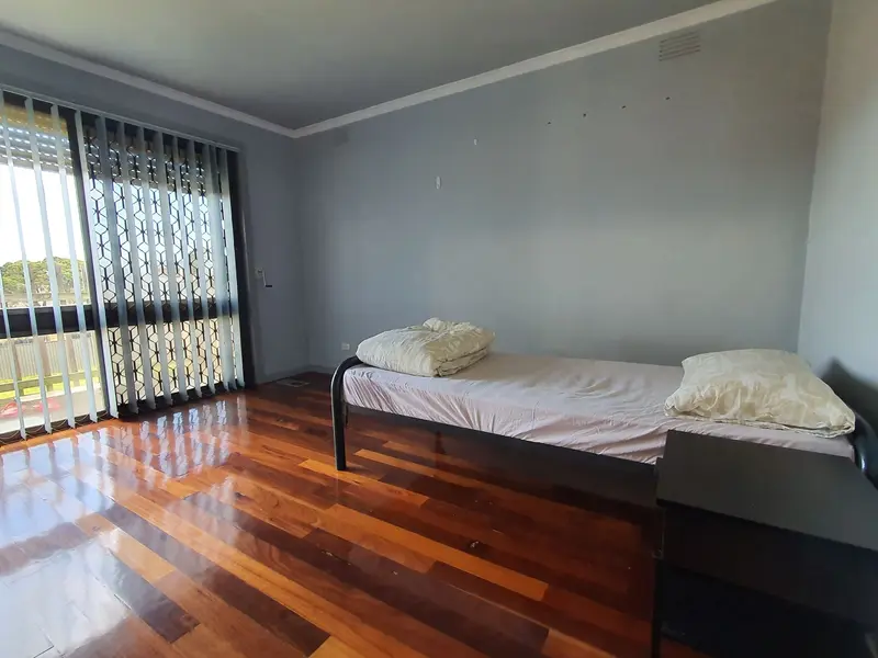 Royal Ave, Bedroom