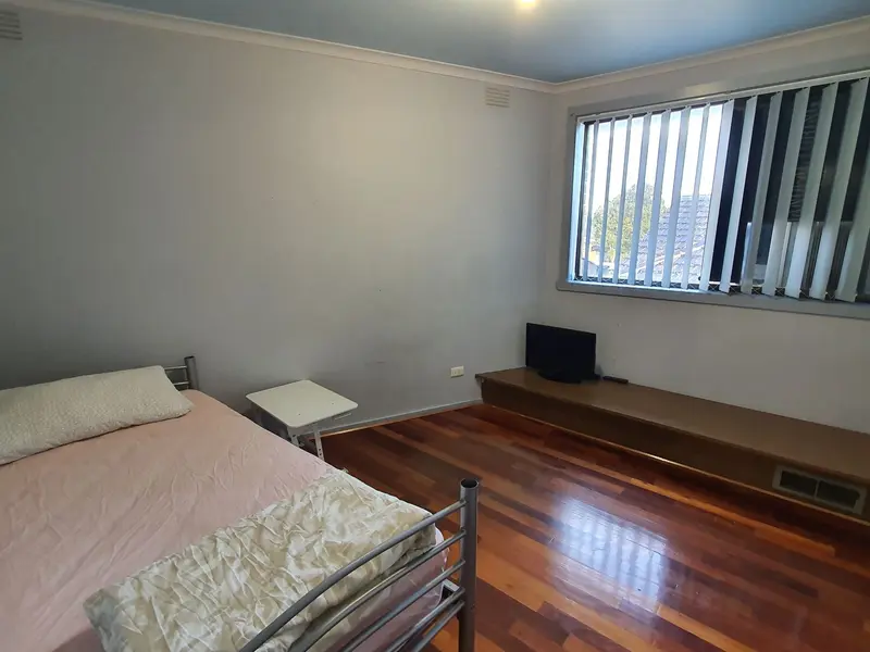 Royal Ave, Bedroom