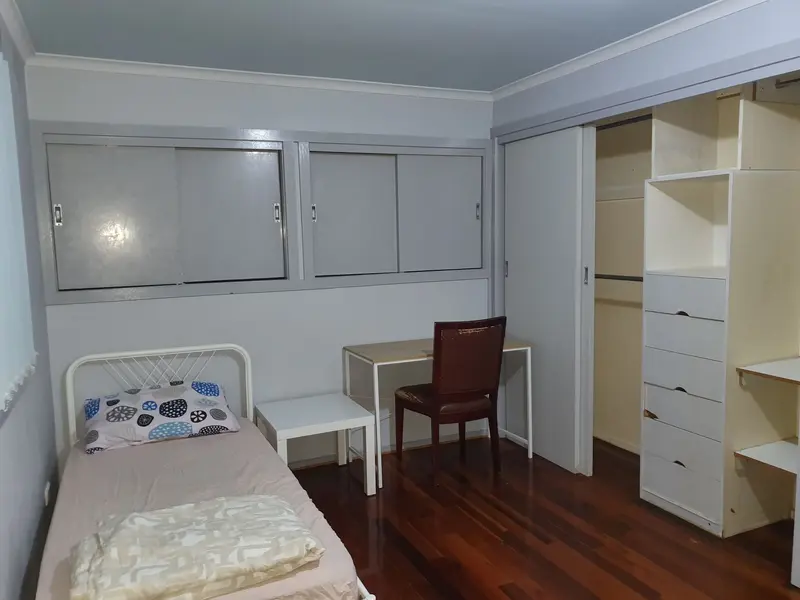 Royal Ave, Bedroom